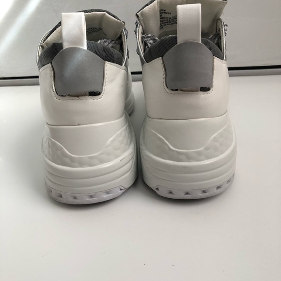 Cute white wedge tennis shoes! - Picture 5 of 8